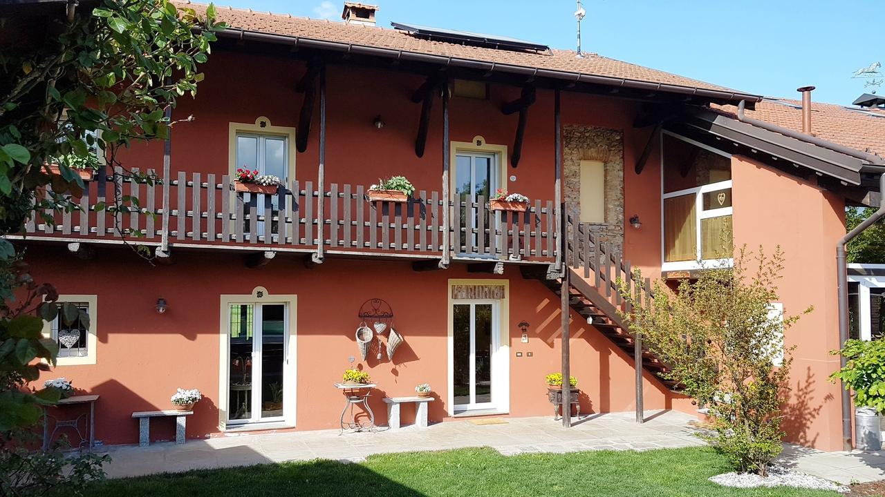 B&B La Cascina Di Monia E Mario Borgo Ticino Exterior foto