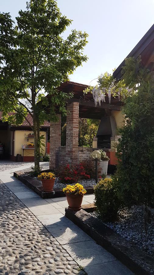 B&B La Cascina Di Monia E Mario Borgo Ticino Exterior foto