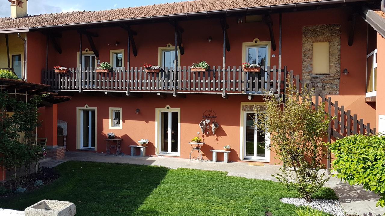 B&B La Cascina Di Monia E Mario Borgo Ticino Exterior foto